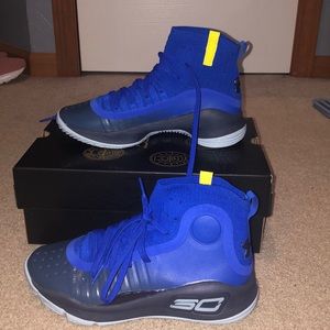 NEW StephenCurry UnderArmour Youth basketball shoe